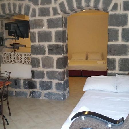 Ahva 17 Hotel Tiberias Buitenkant foto