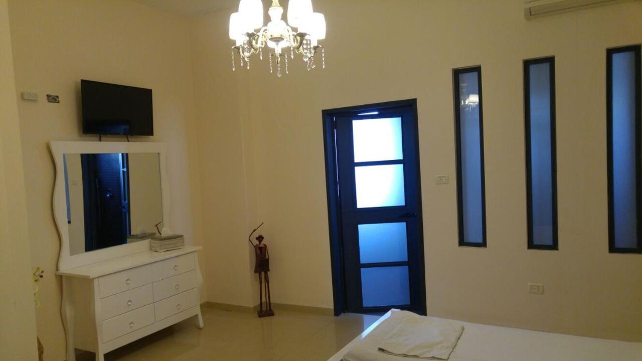 Ahva 17 Hotel Tiberias Buitenkant foto