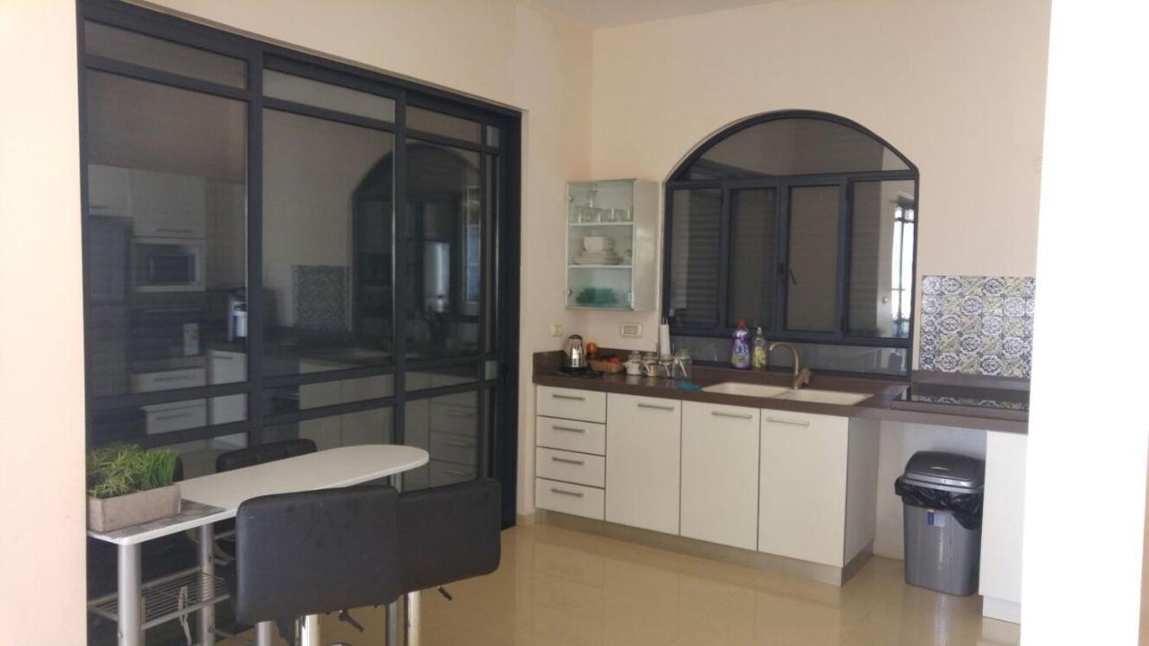 Ahva 17 Hotel Tiberias Buitenkant foto